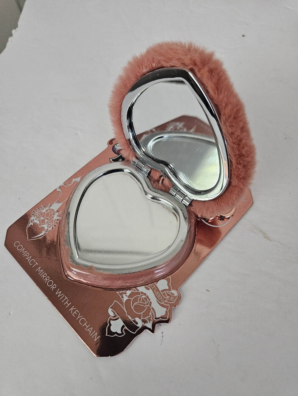 Ed Hardy NWT Faux Fur Compact Mirror w/Keychain - Picture 2 of 3